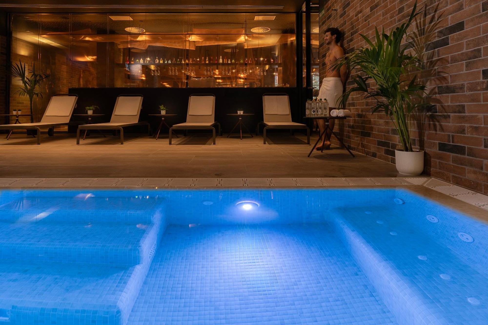 Axel Hotel Bilbao - Adults Only Esterno foto